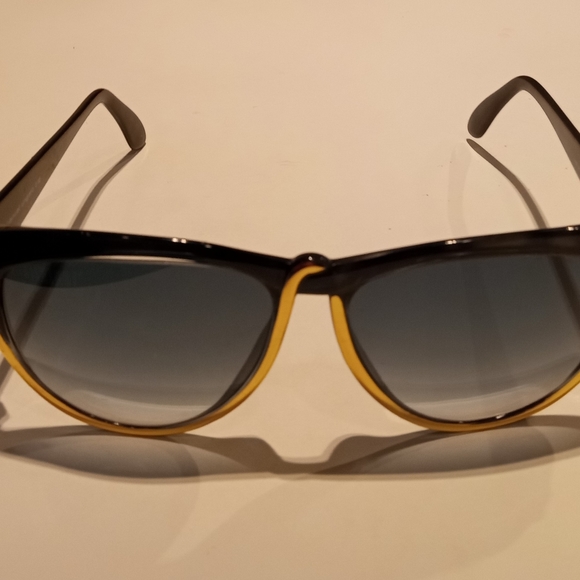 Rare 70-80s Emanuel UNGARO  Vintage Women's Sunglasses Grey Graduate lenses - Picture 9 of 10